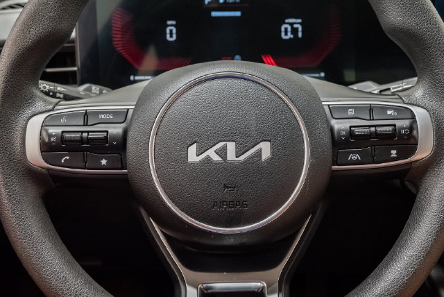 Used 2025 Kia K5 LXS FWD image 12
