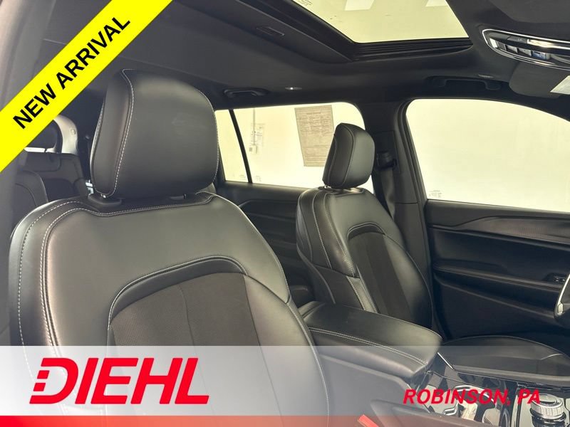 Used 2023 Jeep Grand Cherokee L Laredo AWD/4WD image 14