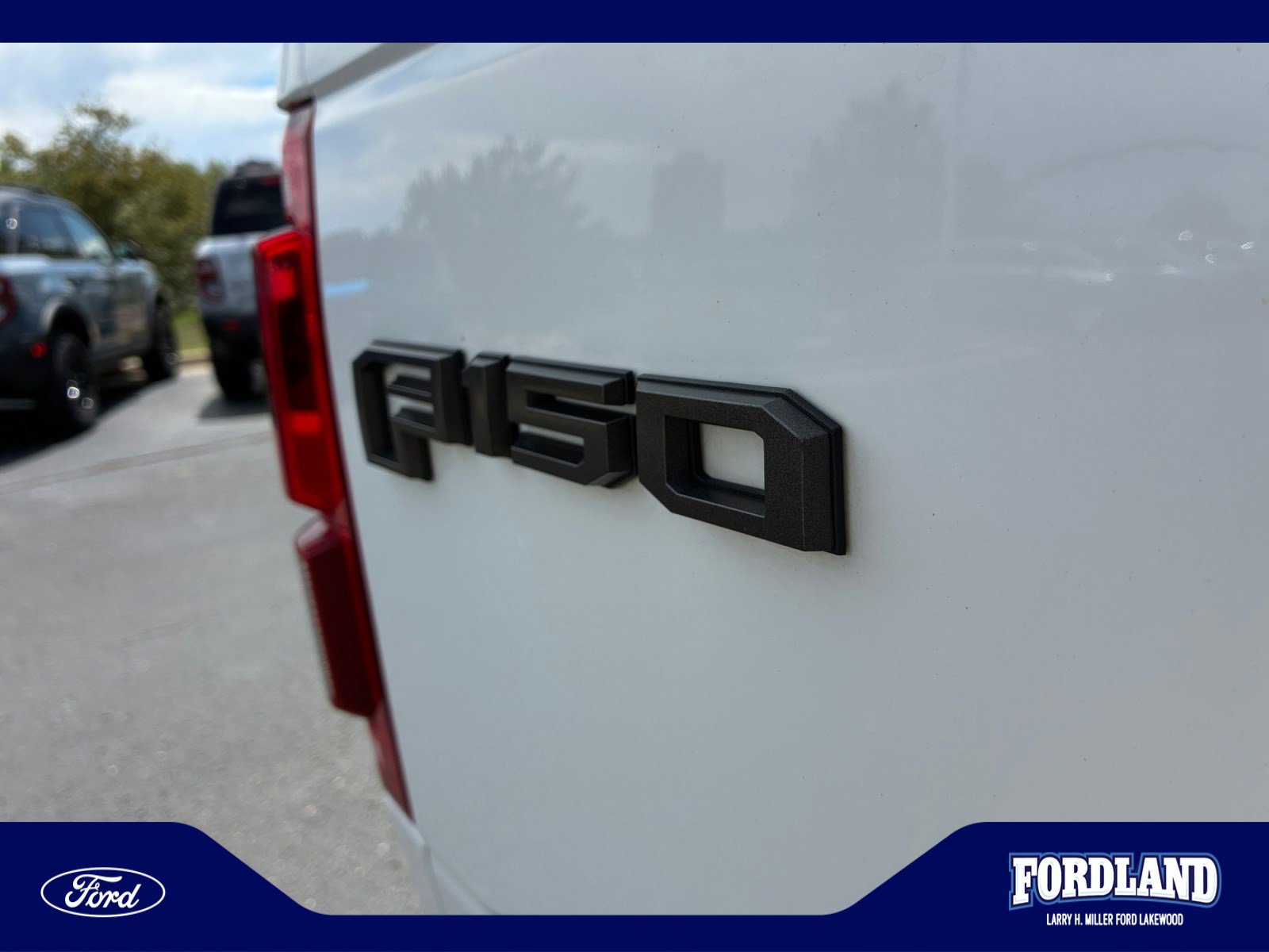 Used 2017 Ford F150 Raptor w/ Equipment Group 802A Luxury AWD/4WD image 23