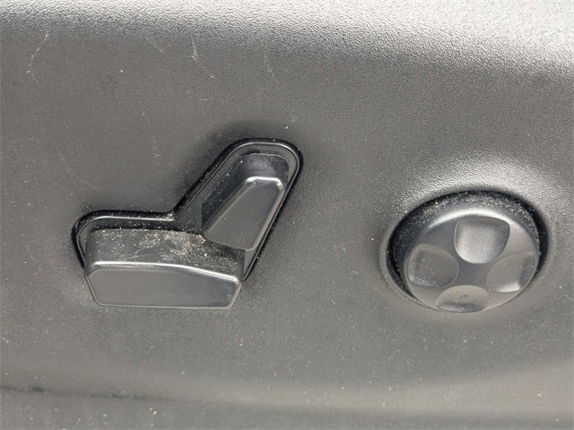 Used 2021 Chrysler Voyager Lxi image 15