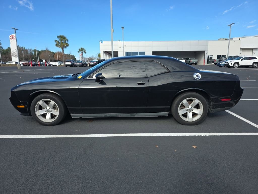 Used 2012 Dodge Challenger SXT image 3