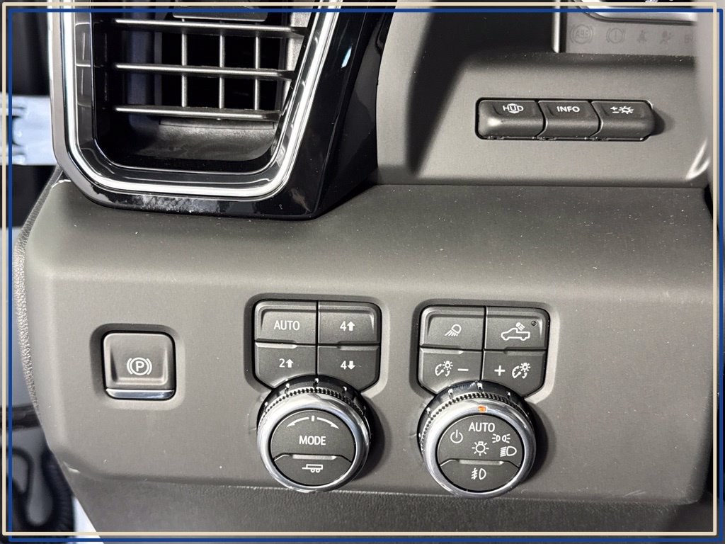New 2026 GMC Sierra 3500 Denali Ultimate AWD/4WD image 13