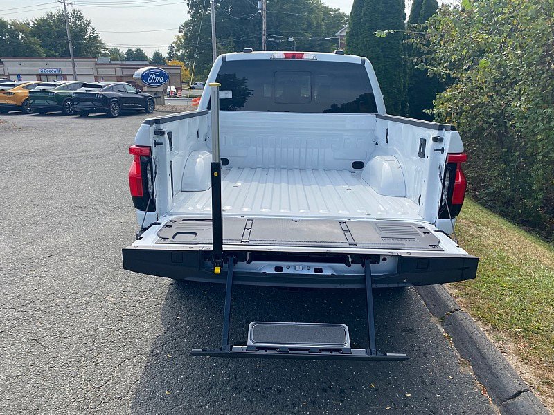 New 2023 Ford F150 Lightning Platinum AWD/4WD image 9