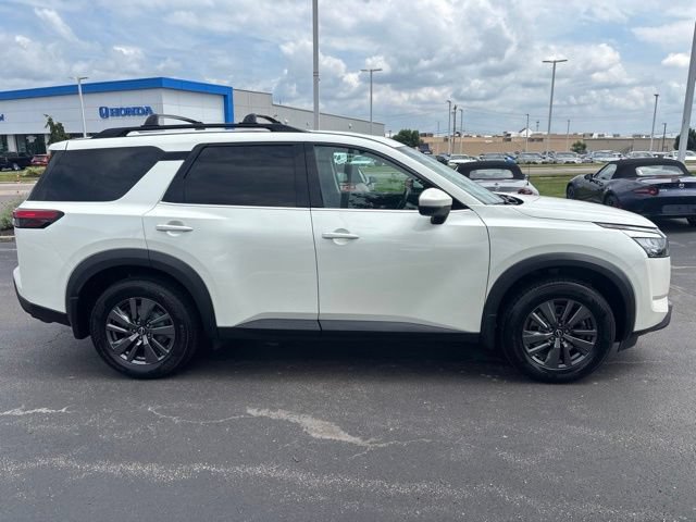 Used 2023 Nissan Pathfinder SV w/ SV Premium Package AWD/4WD image 6