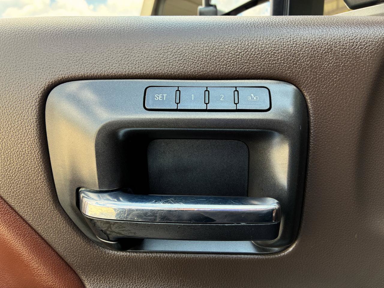 Used 2015 Chevrolet Silverado 3500 High Country w/ Duramax Plus Package AWD/4WD image 9