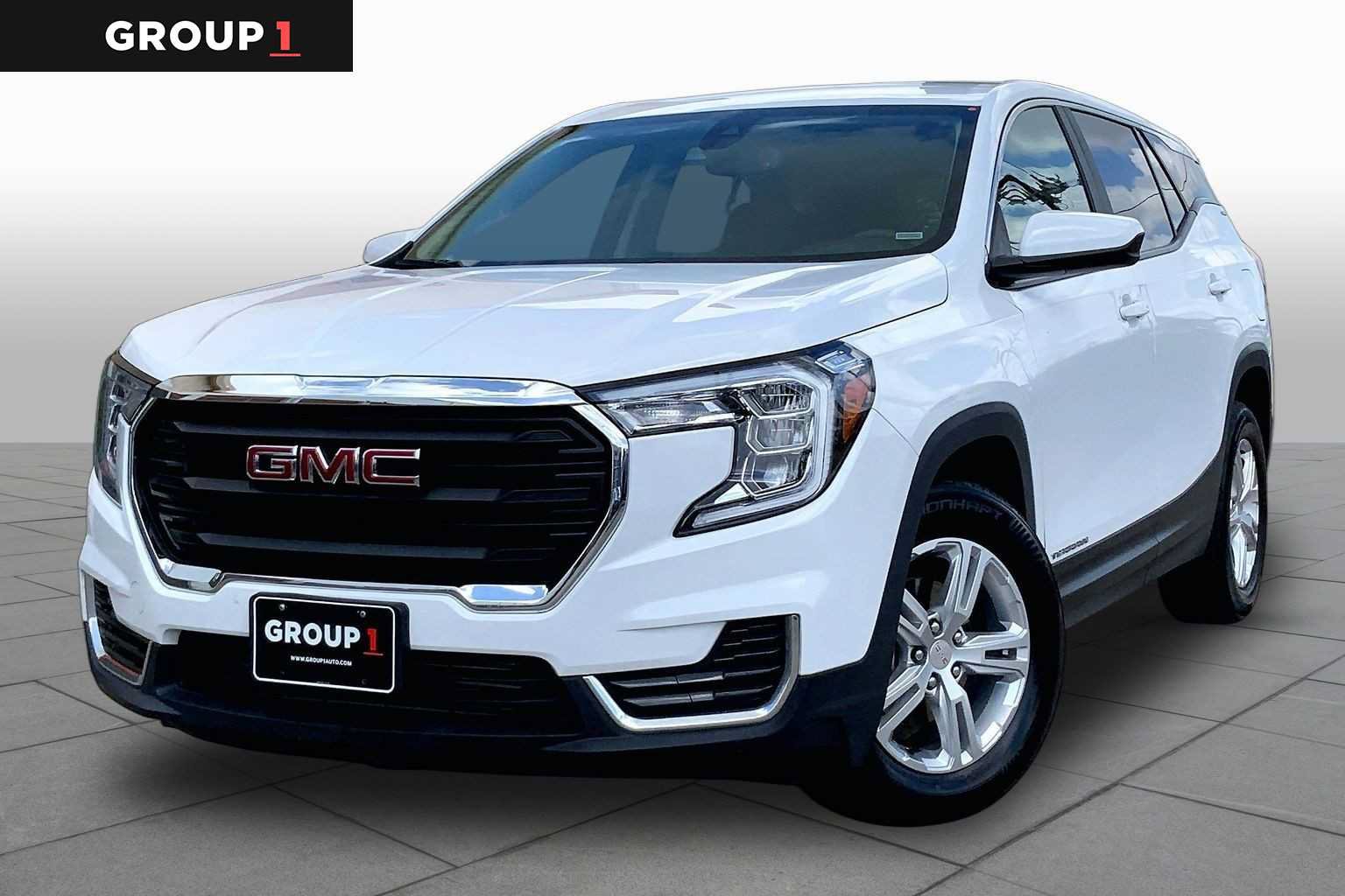 Used 2024 GMC Terrain SLE FWD image 1
