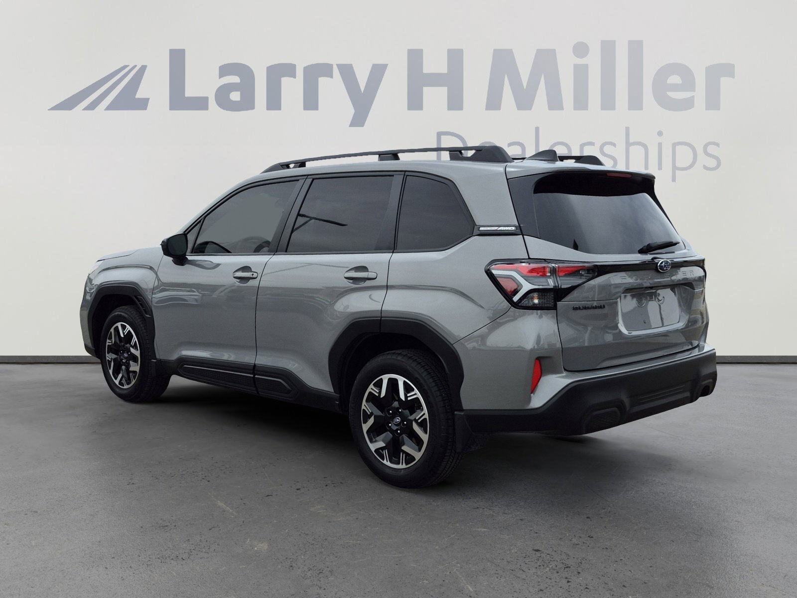 Used 2025 Subaru Forester Premium image 3