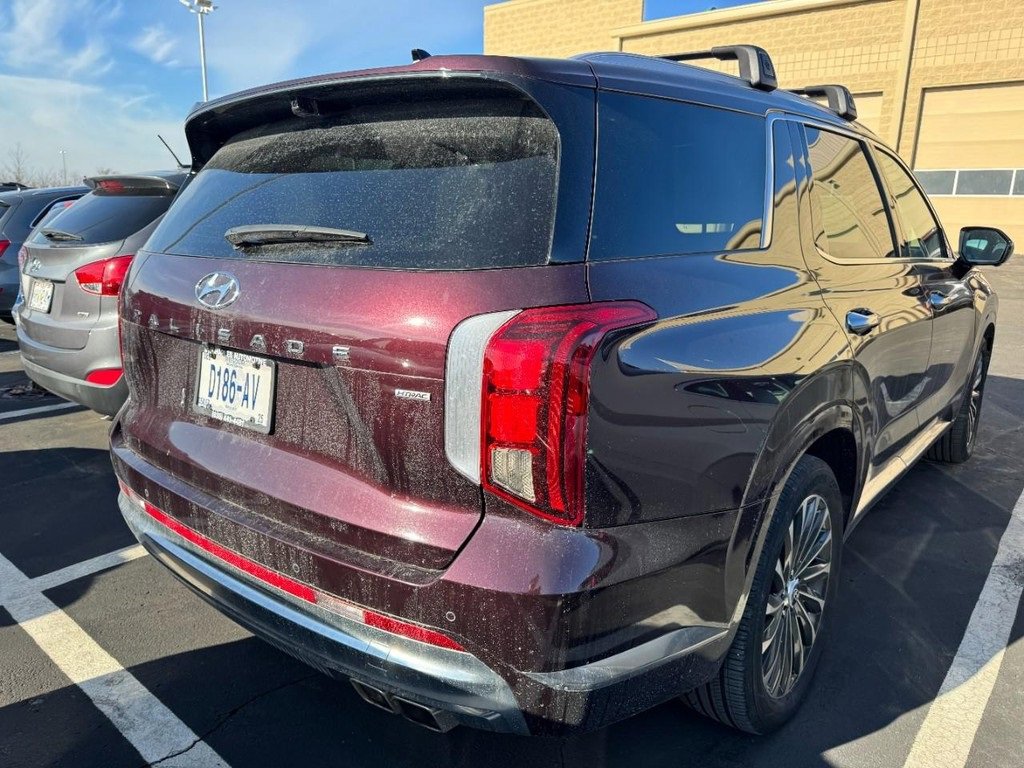 Used 2024 Hyundai Palisade Calligraphy image 2