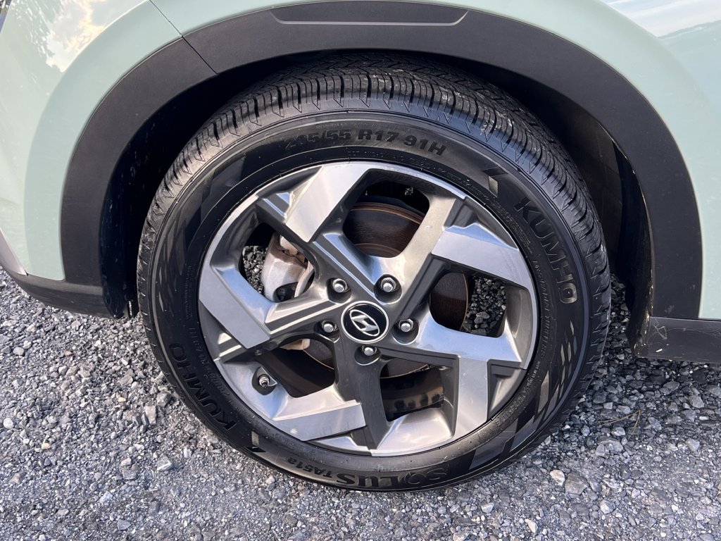 Used 2025 Hyundai Venue SEL FWD image 15