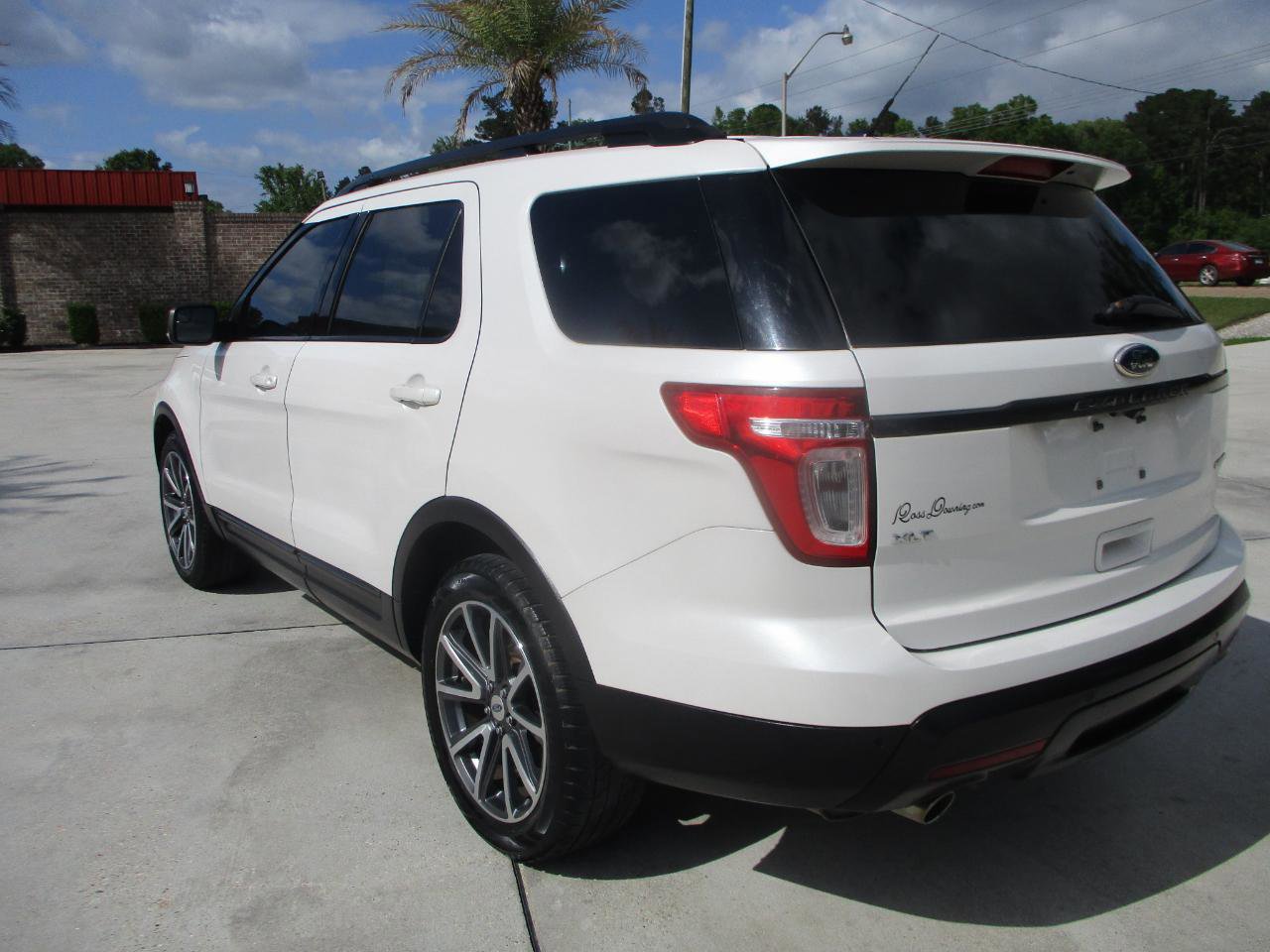 Used 2015 Ford Explorer XLT w/ Equipment Group 202A image 20