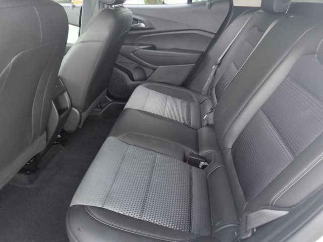 Used 2025 Chevrolet Trax LT w/ LT Convenience Package FWD image 27
