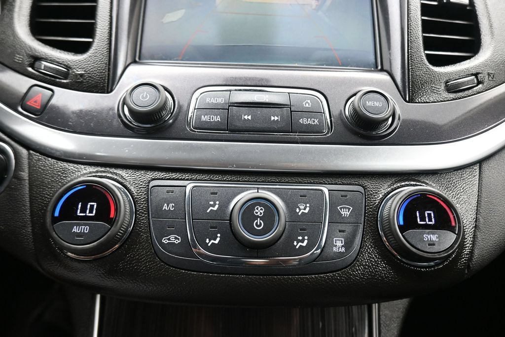 Used 2019 Chevrolet Impala LT FWD image 19