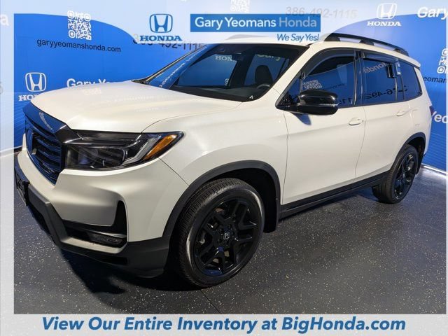 Certified 2025 Honda Passport Black Edition image 11
