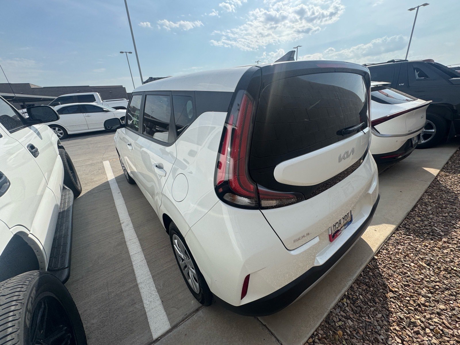 Certified 2023 Kia Soul LX FWD image 3