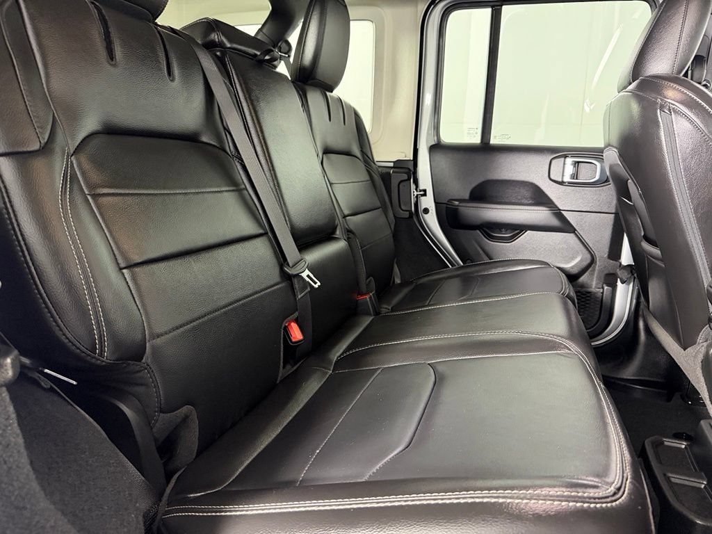 Used 2023 Jeep Wrangler Unlimited Sahara AWD/4WD image 30