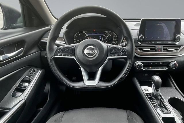 Used 2025 Nissan Altima 2.5 SV image 8