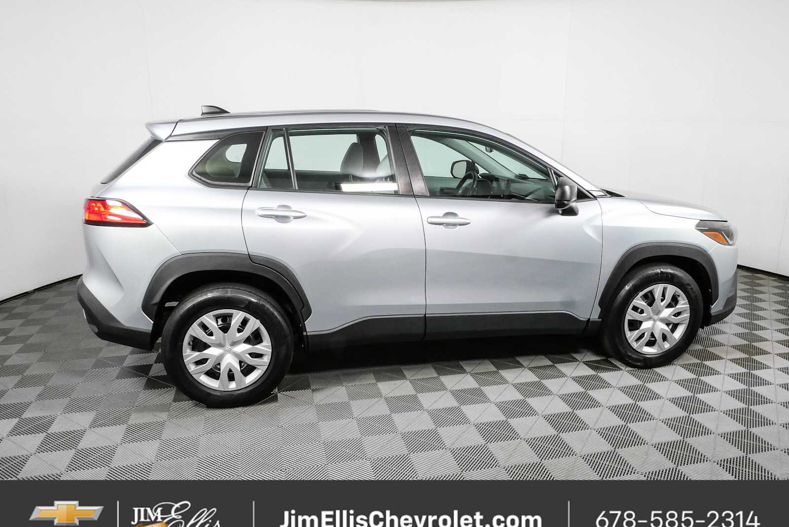 Used 2022 Toyota Corolla Cross L FWD image 2