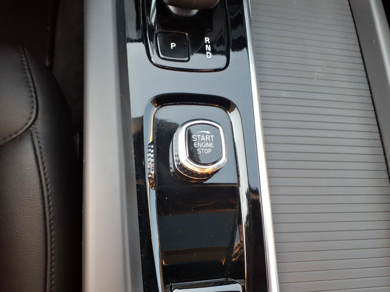 Certified 2024 Volvo XC60 B5 Core w/ Climate Package AWD/4WD image 25