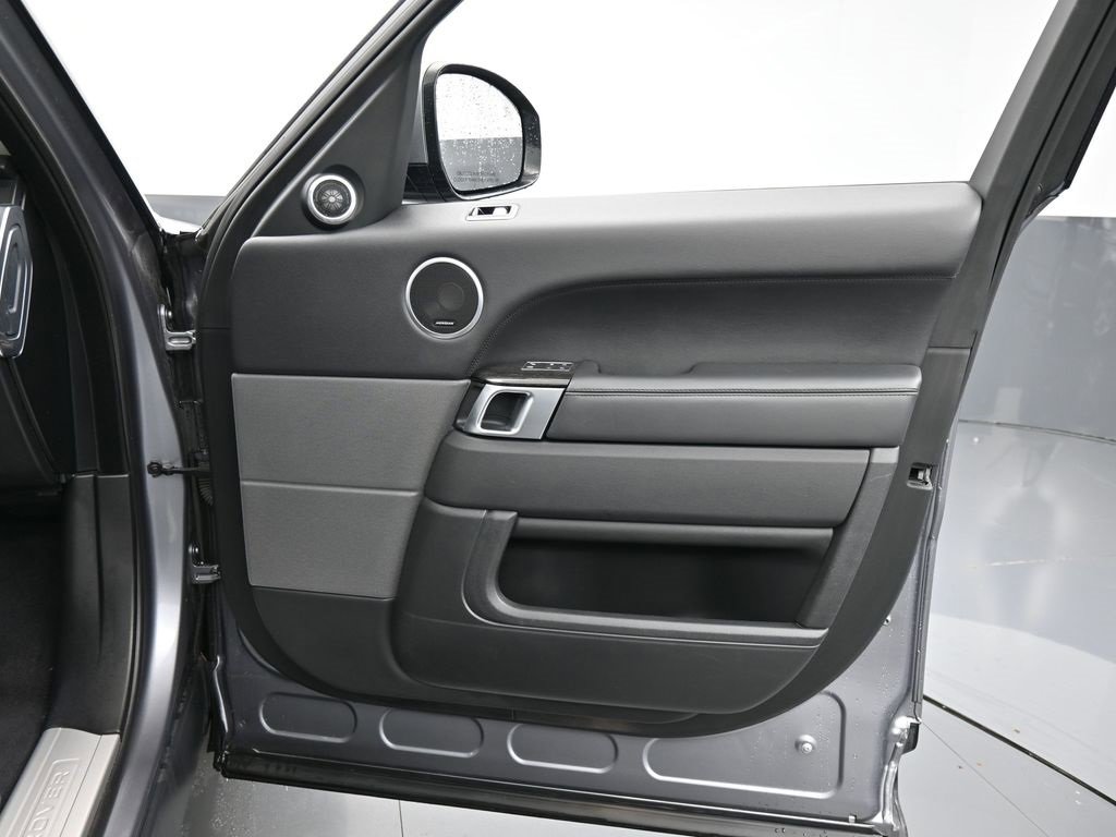 Used 2020 Land Rover Range Rover Sport HSE image 40