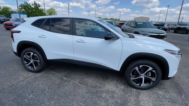New 2026 Chevrolet Trax RS w/ Driver Confidence Package FWD image 3