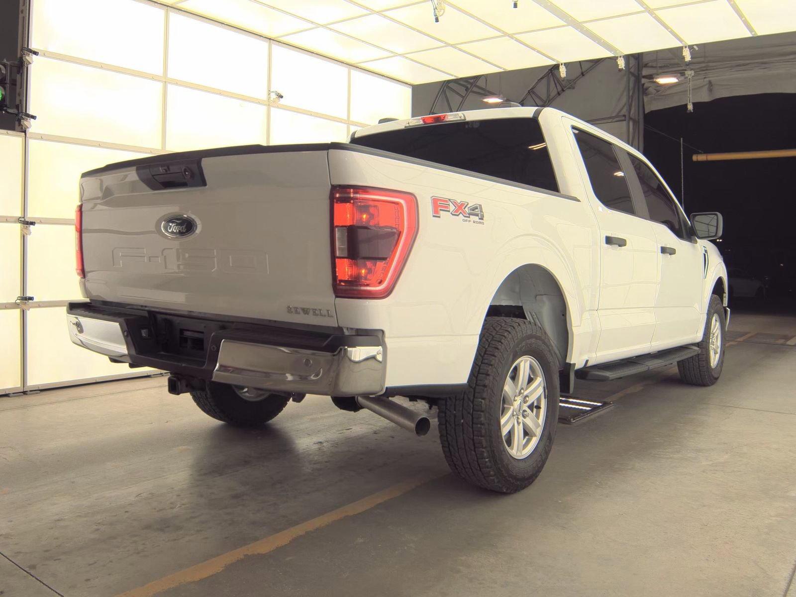 Used 2023 Ford F150 XLT w/ Trailer Tow Package image 5