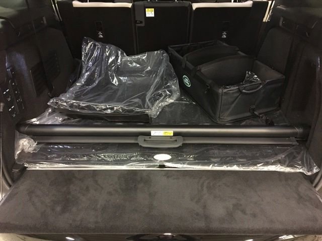 New 2024 Land Rover Discovery Metropolitan Edition image 30