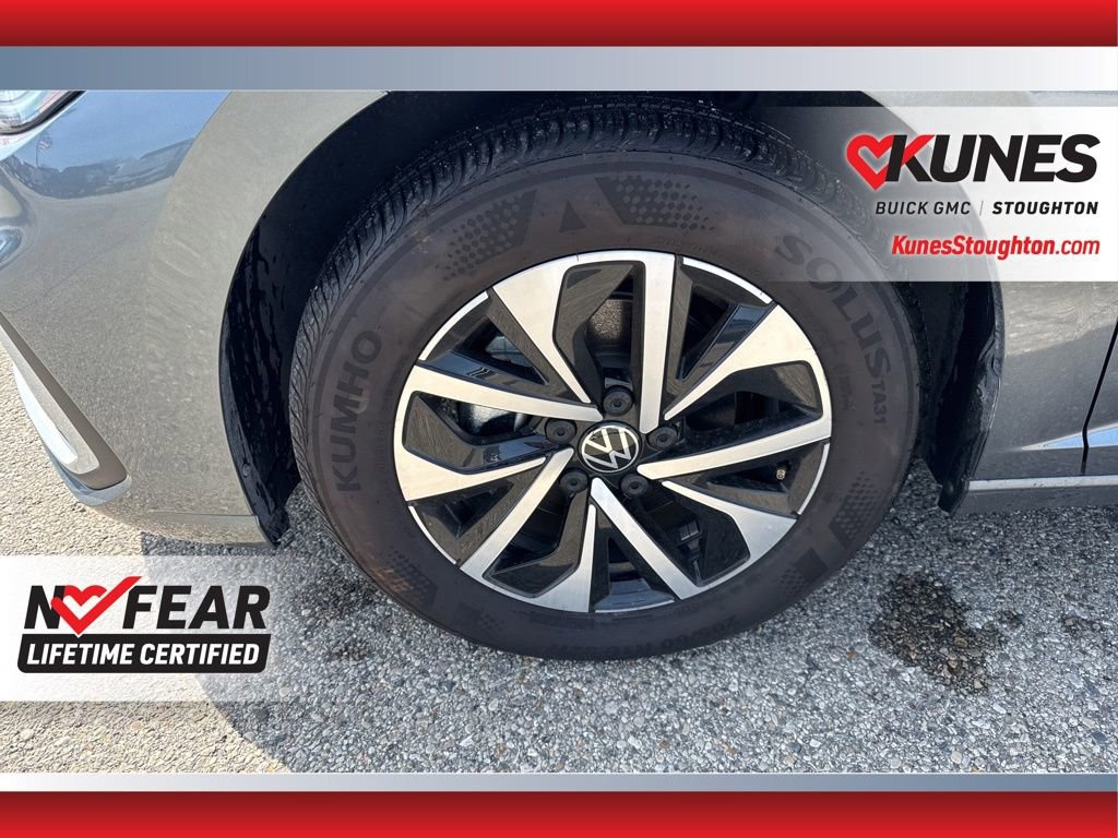 Used 2025 Volkswagen Jetta S image 16