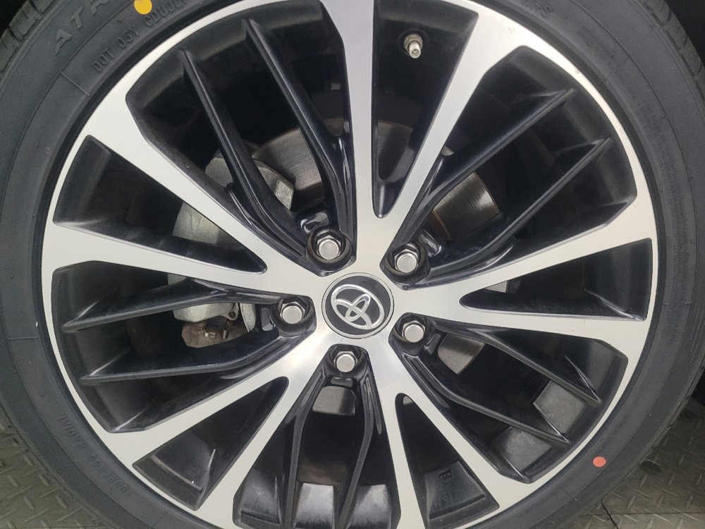 Used 2019 Toyota Camry SE FWD image 31