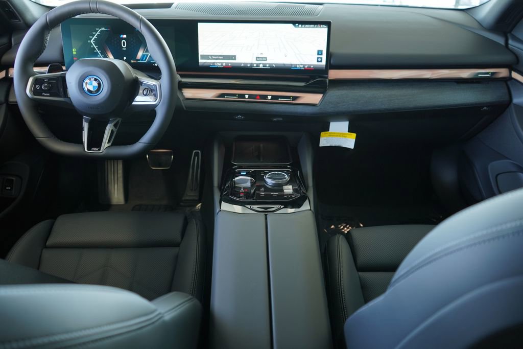 Used 2026 BMW i5 eDrive40 w/ M Sport Package image 14