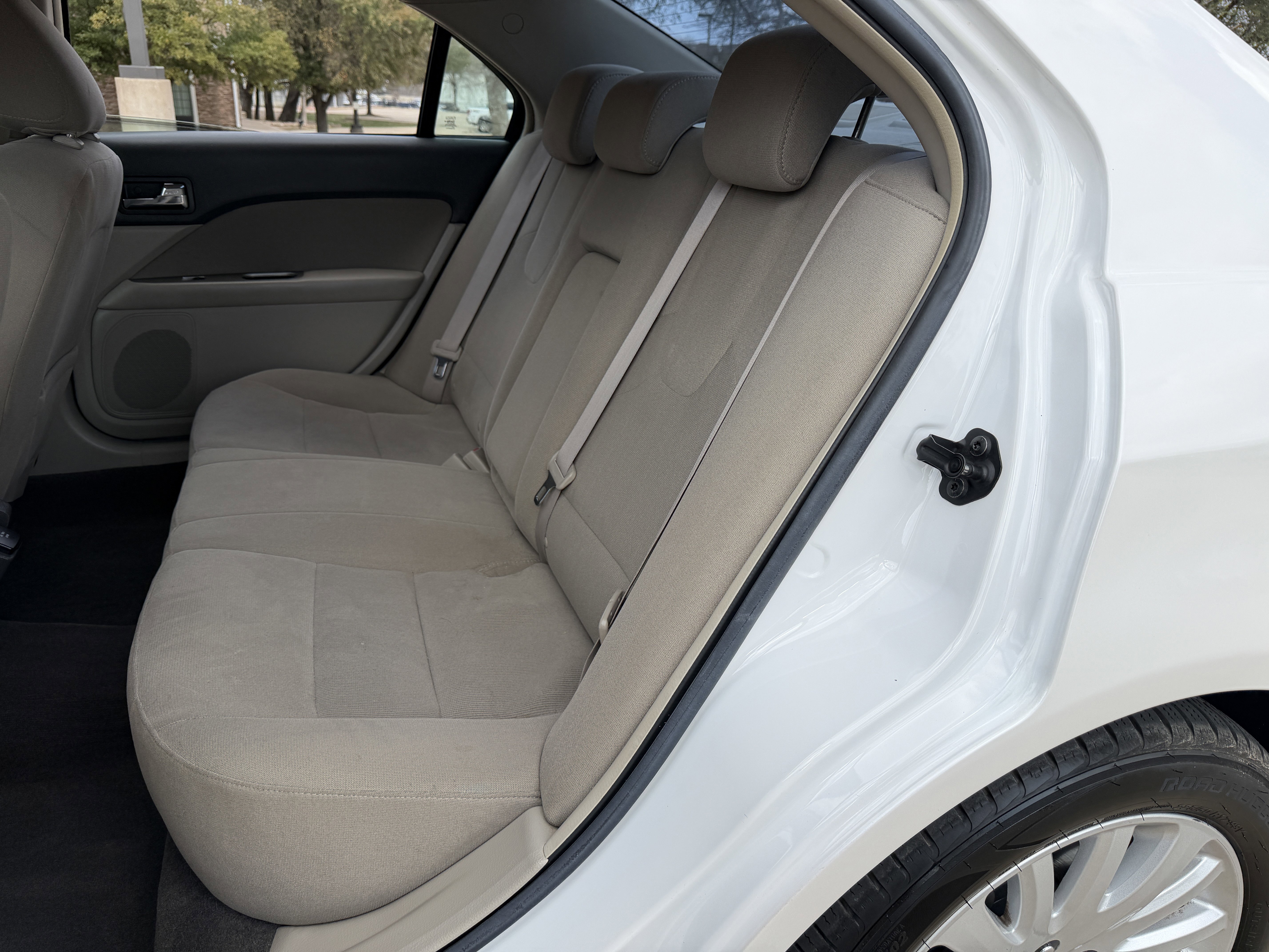 Used 2010 Ford Fusion Hybrid image 16