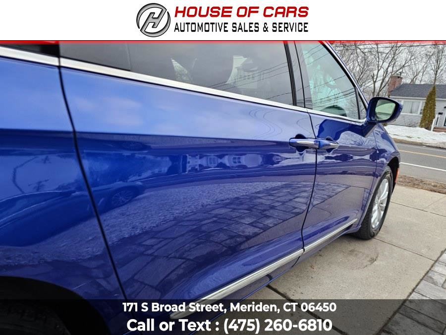 Used 2019 Chrysler Pacifica Touring-L w/ Advanced Safetytec Group image 13
