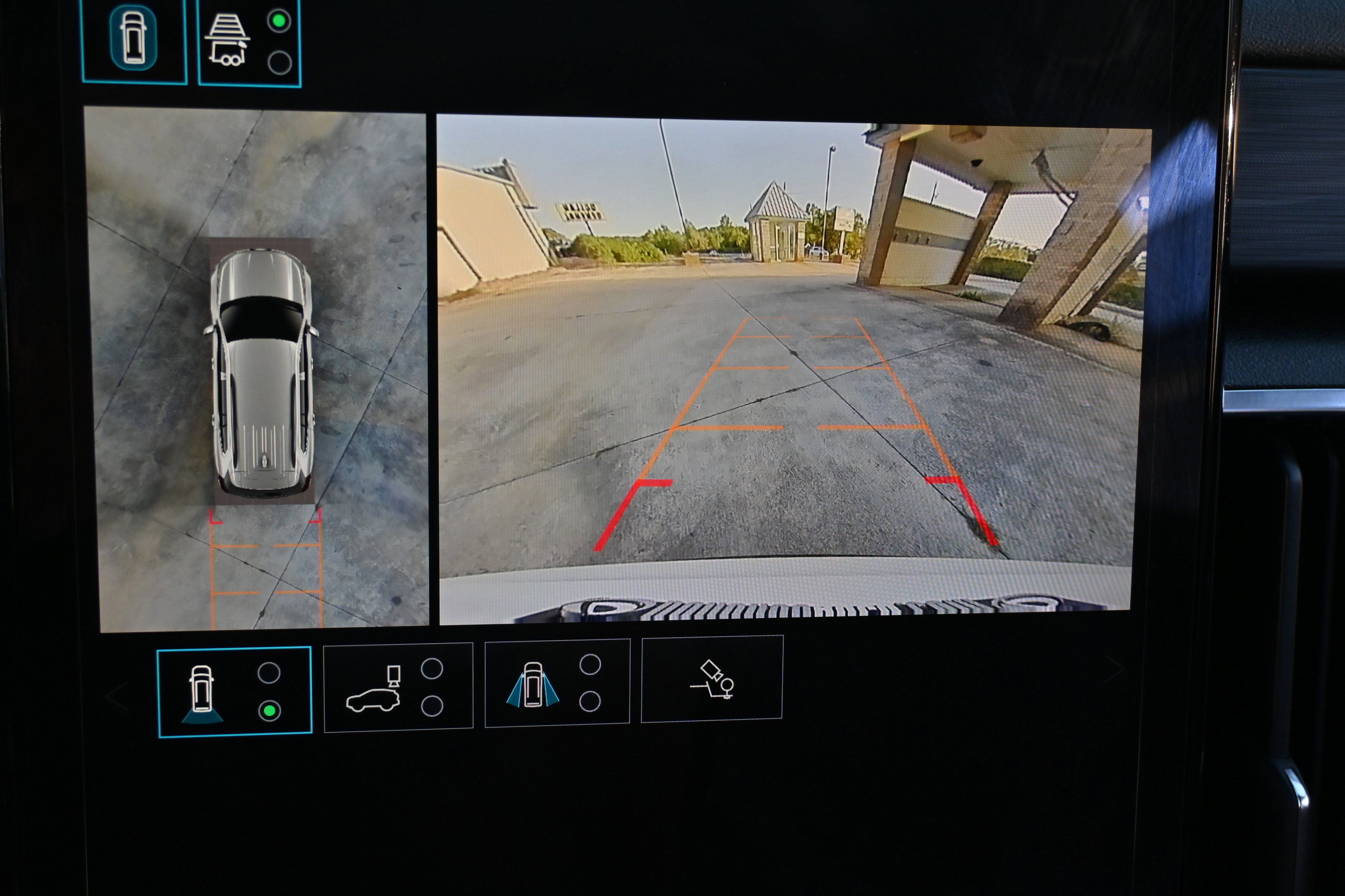 Used 2025 GMC Acadia Elevation image 26