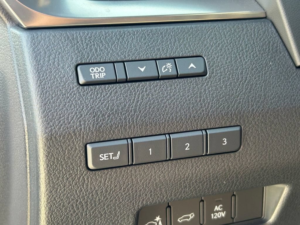 Used 2025 Lexus GX 550 AWD/4WD image 31