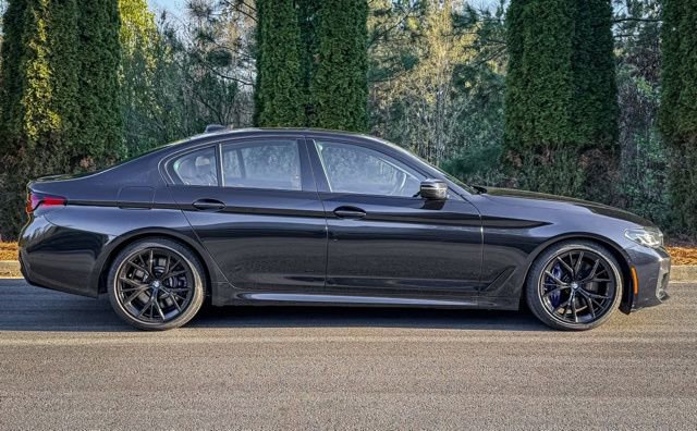 Used 2023 BMW 540i xDrive w/ M Sport Package image 9