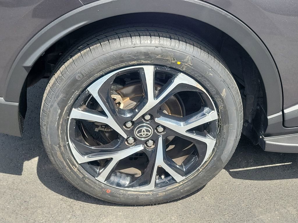 Used 2021 Toyota C-HR LE image 6