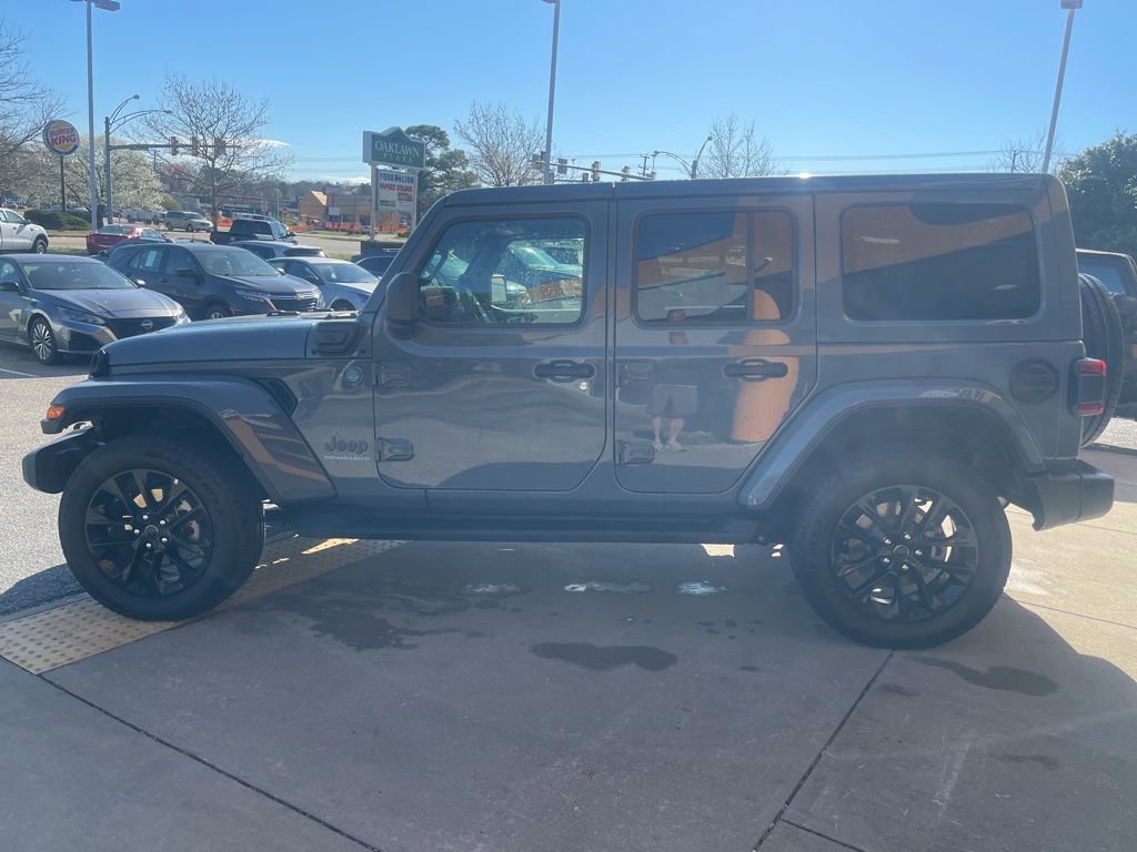 Used 2025 Jeep Wrangler Unlimited Sahara image 7