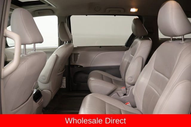 Used 2017 Toyota Sienna XLE w/ XLE Navigation Package AWD/4WD image 28