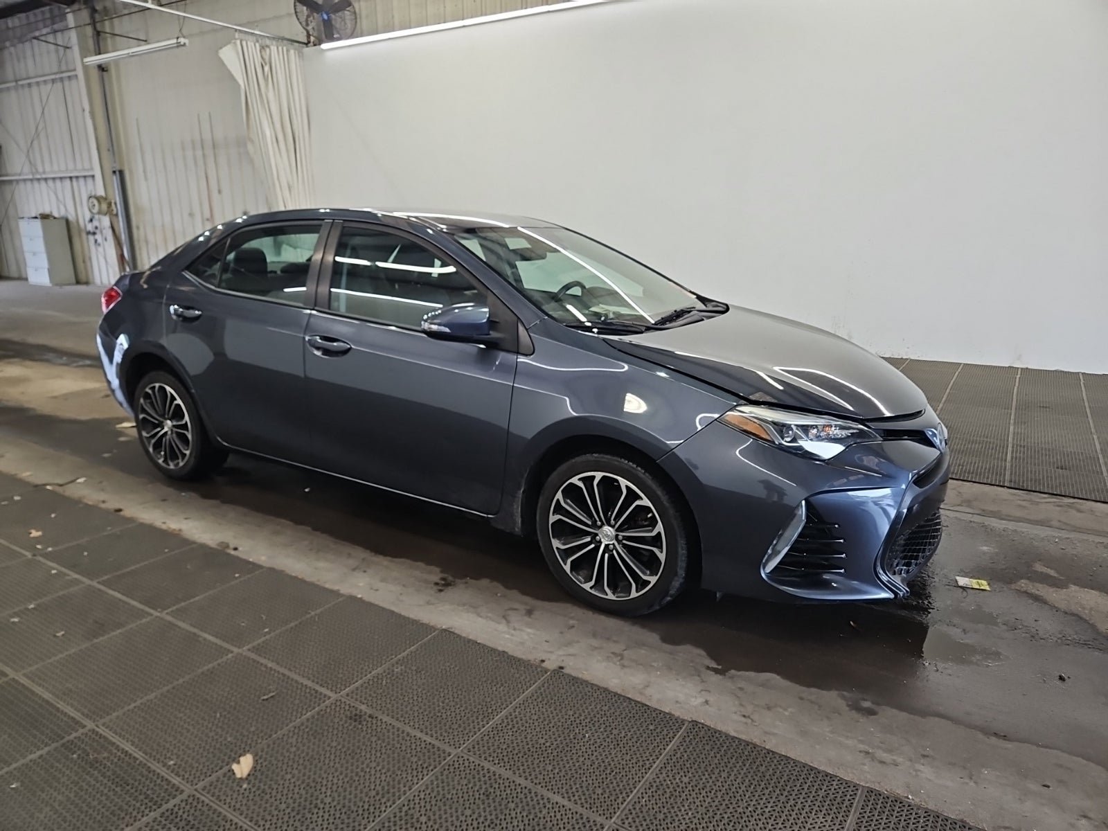 Used 2017 Toyota Corolla SE FWD video 2