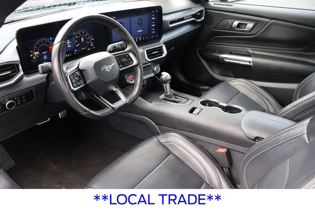 Used 2025 Ford Mustang Premium RWD image 4