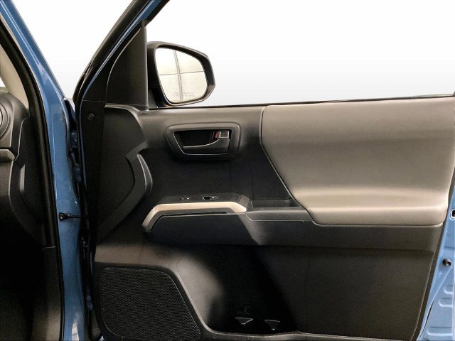 Used 2019 Toyota Tacoma SR5 AWD/4WD image 24