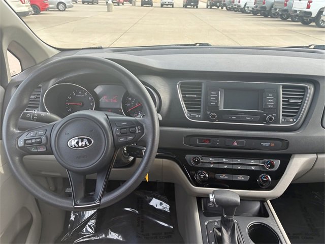 Used 2018 Kia Sedona LX image 19