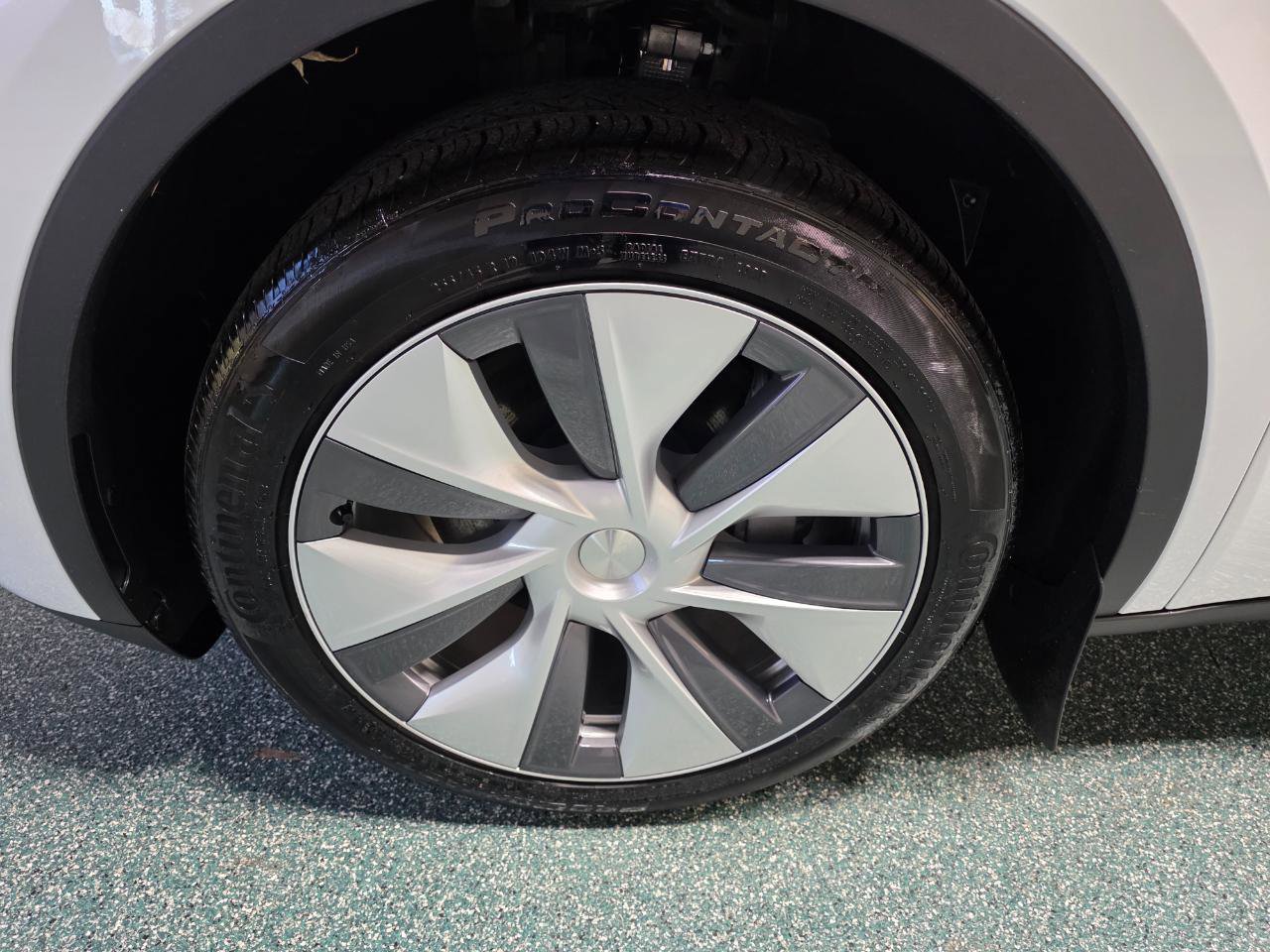 Used 2023 Tesla Model Y Long Range image 12