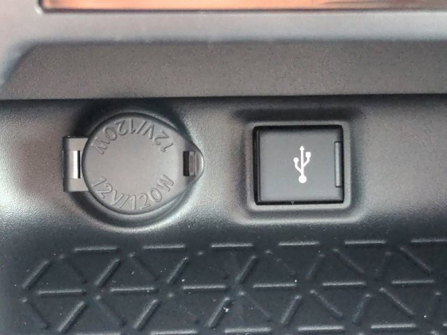 Used 2021 Toyota RAV4 XLE image 21