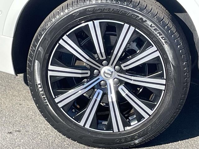 Used 2025 Volvo XC90 B6 Plus image 37