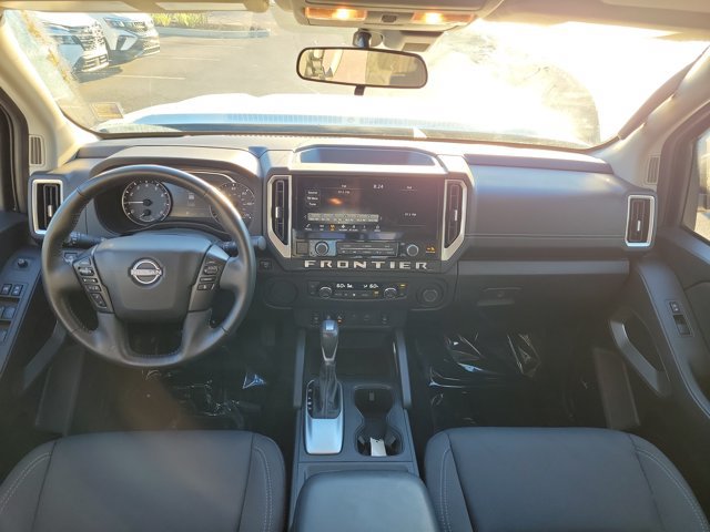 Used 2025 Nissan Frontier SV w/ SV Convenience Package RWD image 9