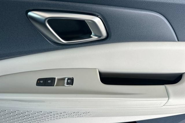 New 2026 Kia Carnival EX FWD image 21