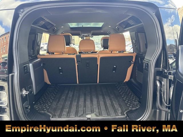 Used 2024 Land Rover Defender 110 V8 image 5