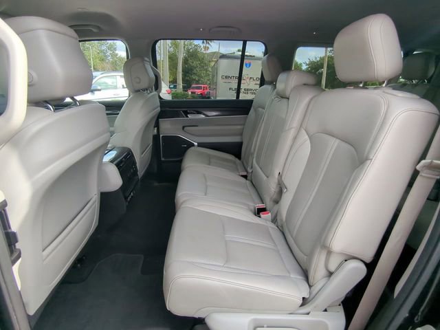 Used 2024 Jeep Wagoneer L 4WD image 18