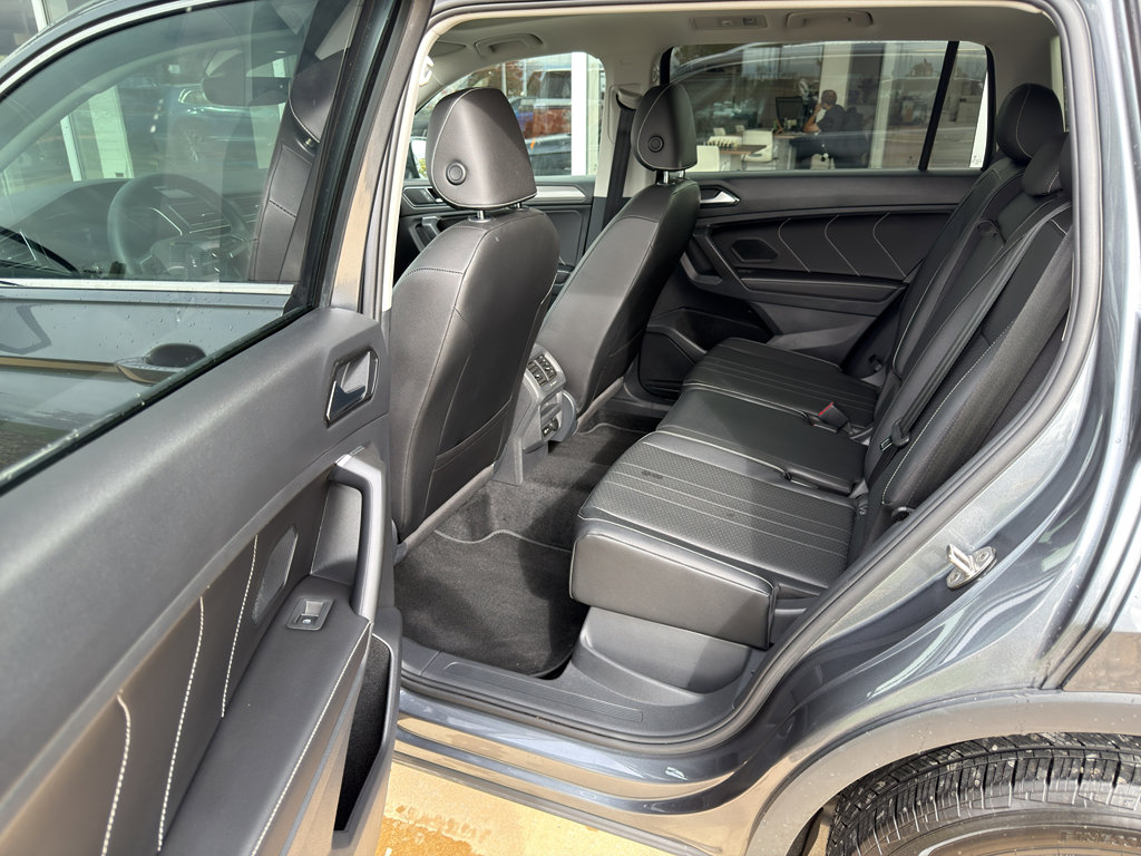 Used 2022 Volkswagen Tiguan SE image 14