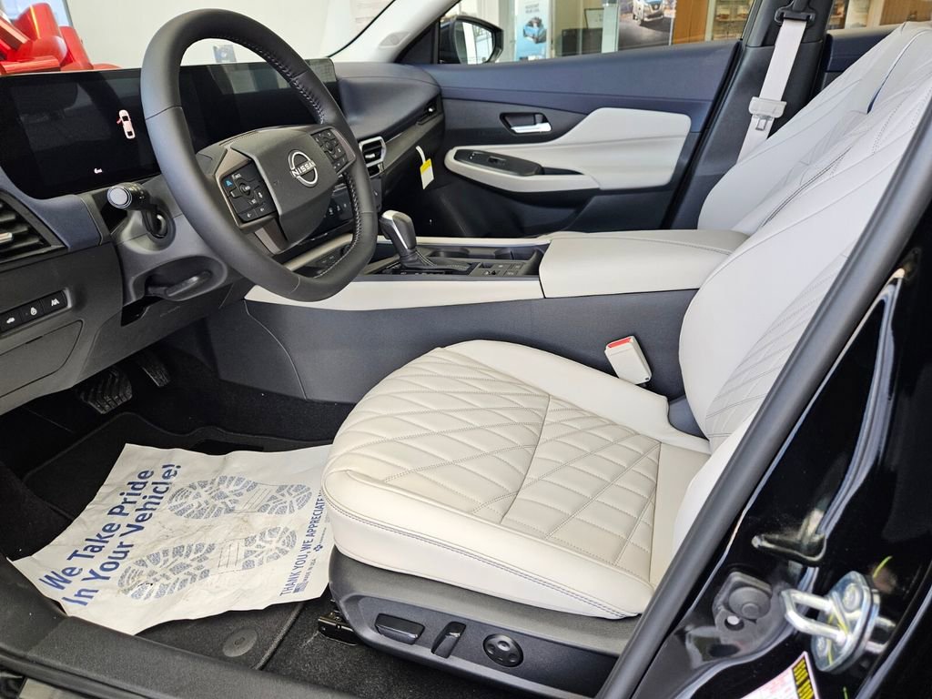 New 2026 Nissan Sentra SL w/ Floor Mat Package image 4